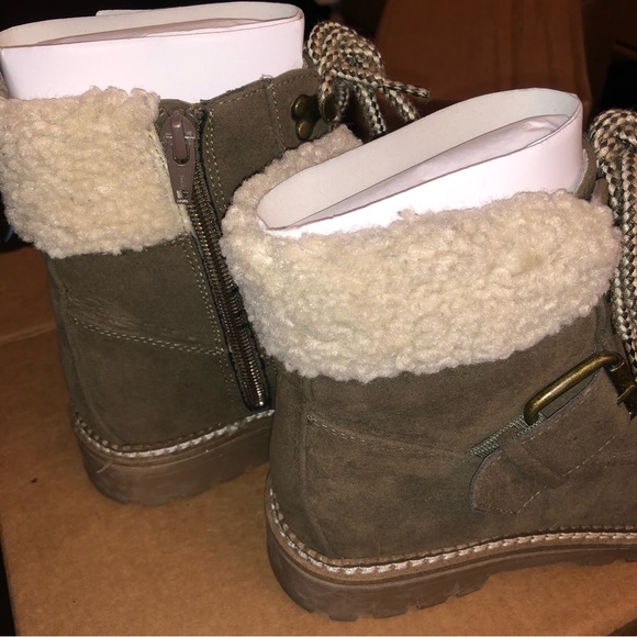 Universal Thread Lace Up Boots - Picture 10 of 15